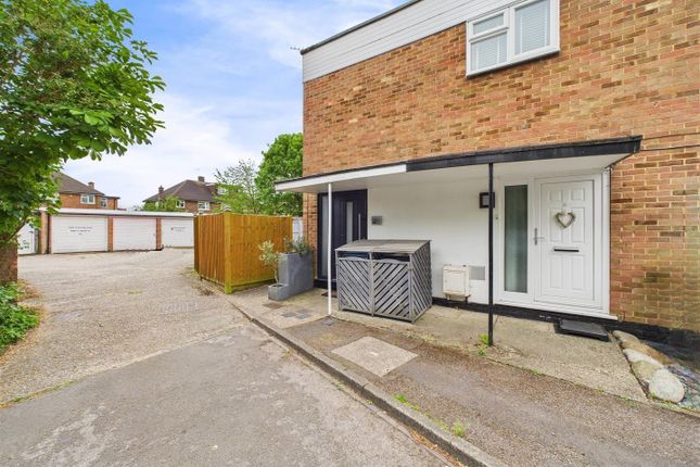 2 bedroom maisonette for sale