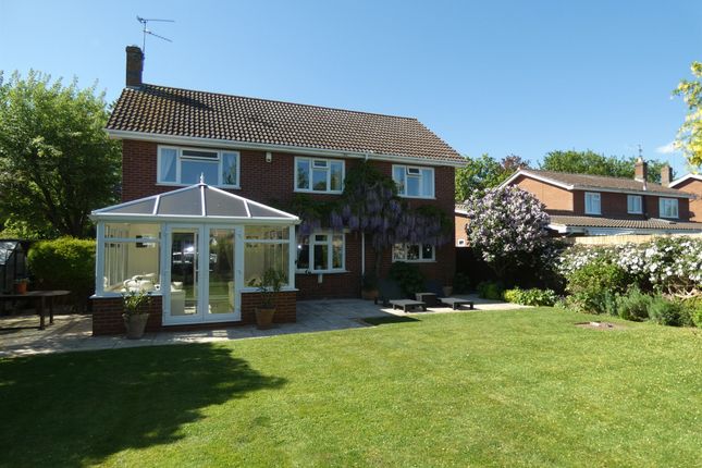 4 bed detached house
