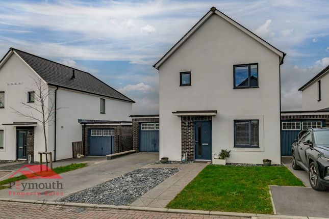 4 bedroom link detached house for sale
