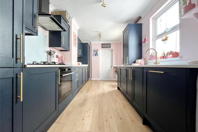 Livingstone Road, Gillingham, Kent, ME7 4 bed terraced house for sale