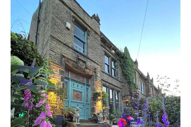 4 bed end terrace house