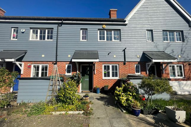 Marunden Green, Slough, Berkshire, SL2 3 bed terraced house for sale