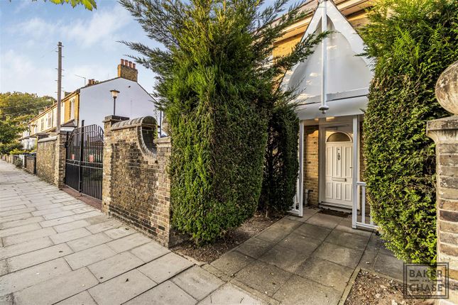 Gordon Road, Enfield EN2 2 bed flat for sale