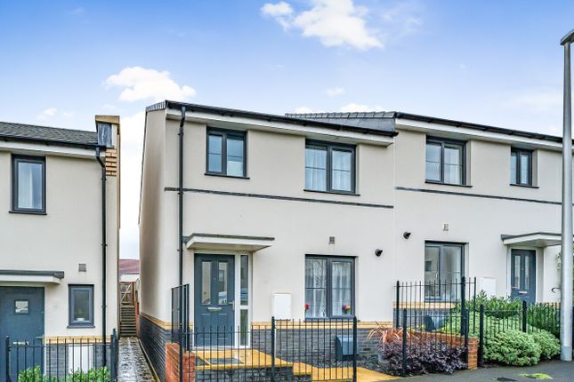 3 bed end terrace house