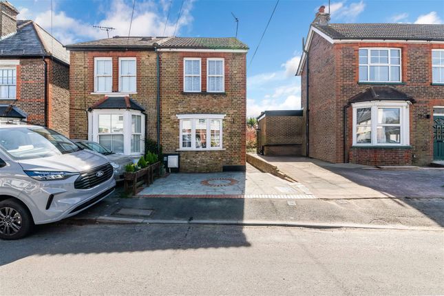 2 bedroom semi-detached house for sale