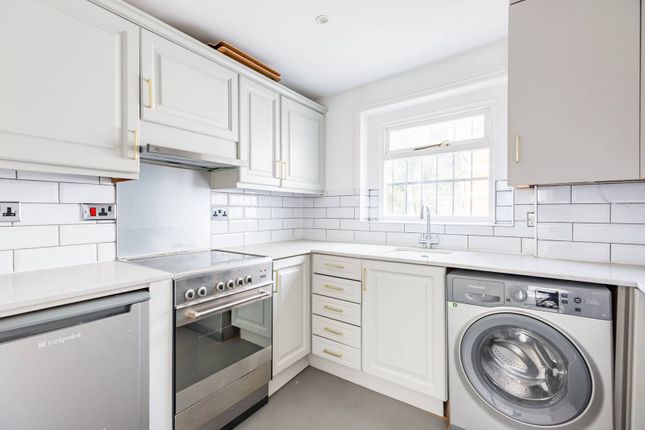 London E3 1 bed flat for sale