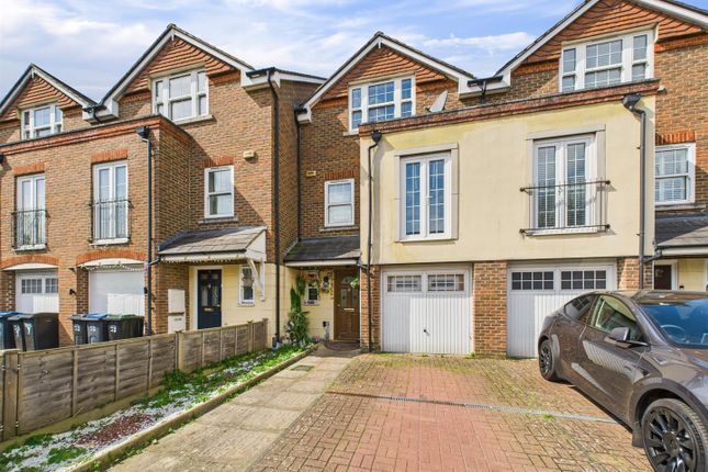 Wyndhurst Close, South Croydon CR2 3 bed terraced house for sale