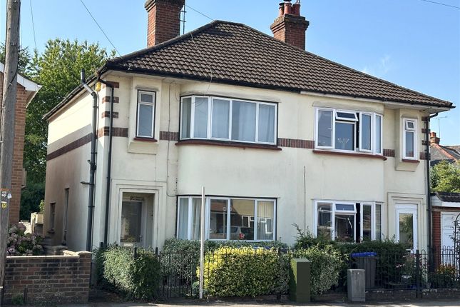 Butts Road, Salisbury, Wiltshire, SP1 3 bed semi