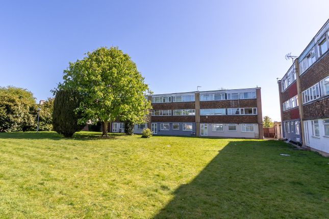 Walton Gardens, Preston Road... 2 bed duplex for sale