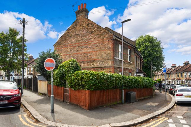 Tharp Road, Wallington 3 bed end of terrace house for sale