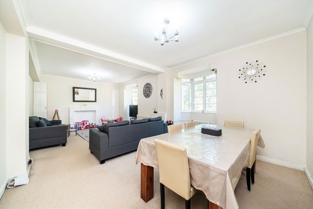3 bedroom flat for sale
