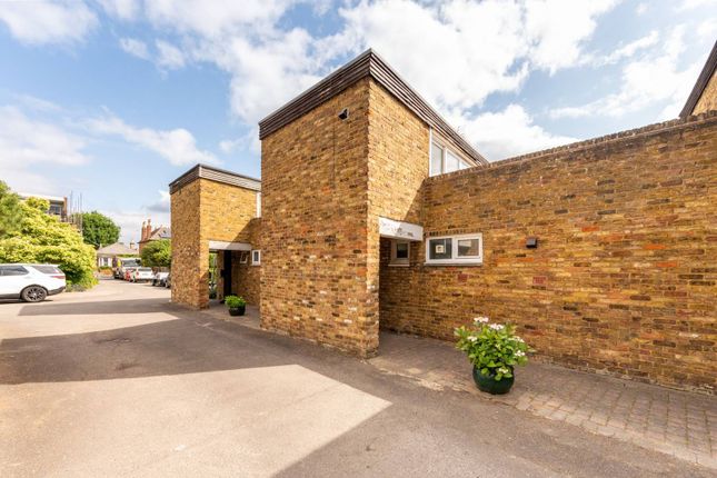 4 bed terraced house