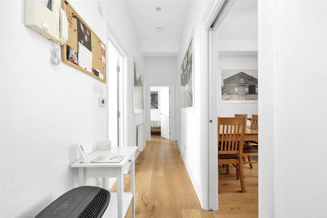 Alie Street, E1 2 bed apartment for sale
