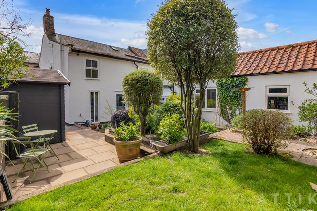 4 bedroom end of terrace house for sale