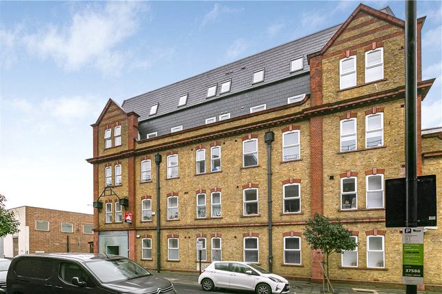 Warple Way, London, W3 1 bed apartment for sale