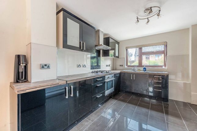 4 bed detached house