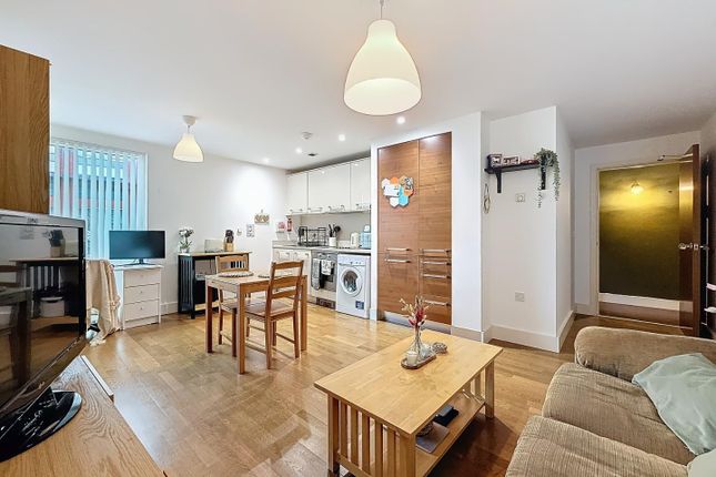 Atlas House, Falcon Drive, Cardiff Bay 1 bed apartment for sale