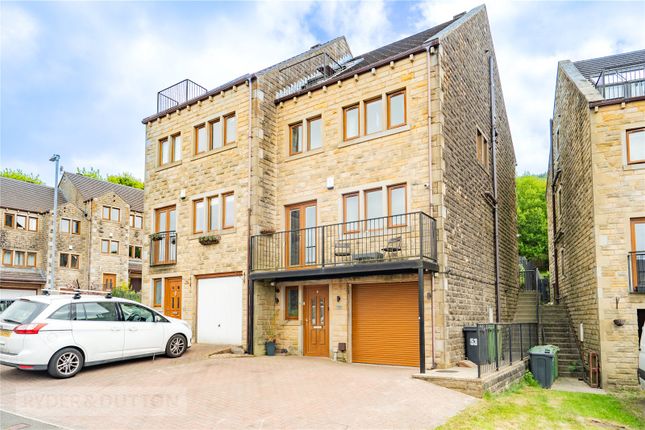 Deer Hill Drive, Marsden... 4 bed semi