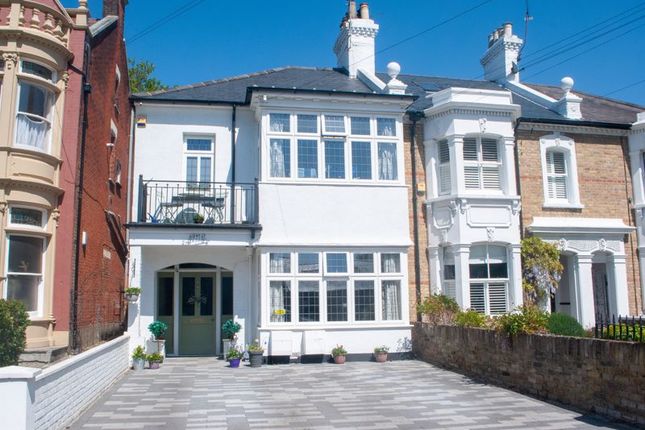 4 bedroom semi-detached house for sale