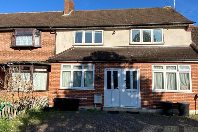 Hood Walk, Romford 1 bed apartment for sale