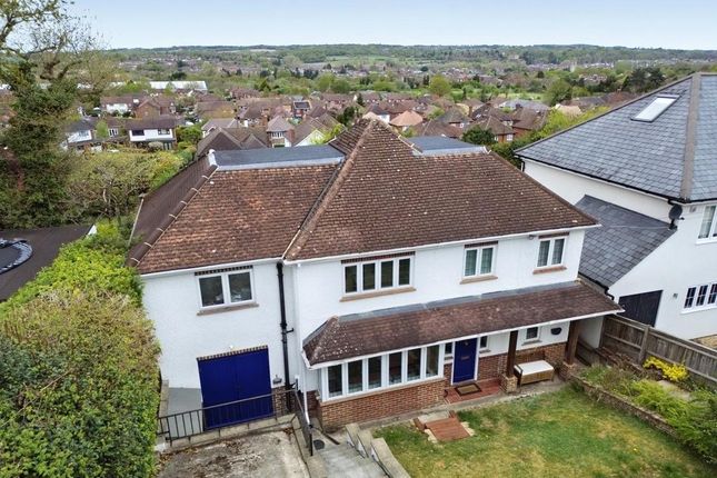 Hillary Road, Farnham, Surrey, GU9 4 bed detached house for sale