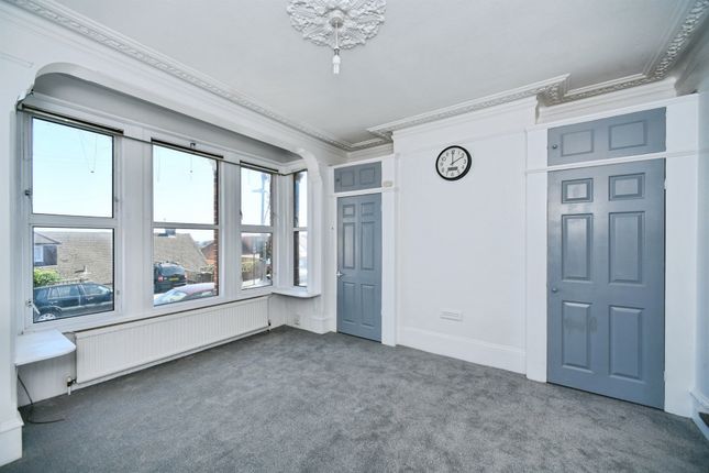 Studio flat for sale