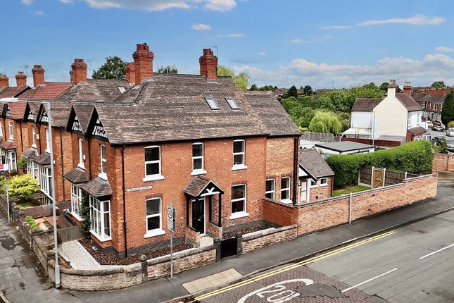 3 bed semi-detached house