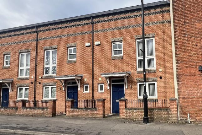 3 bedroom town house for sale