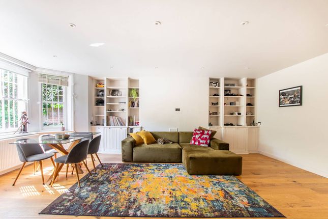St Quintin Avenue, North Kensington... 2 bed flat for sale