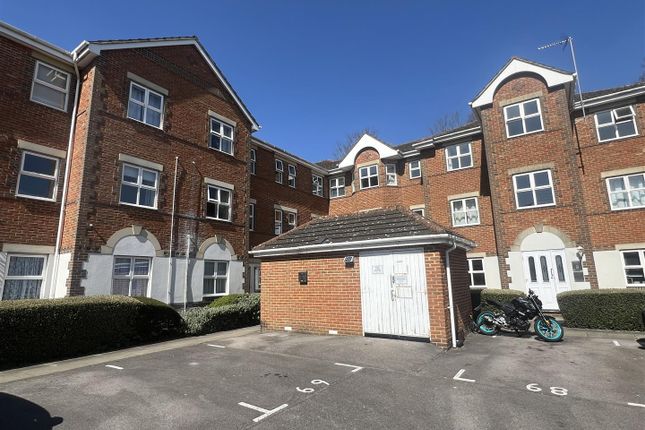 Regent Court, Basingstoke RG21 1 bed apartment for sale