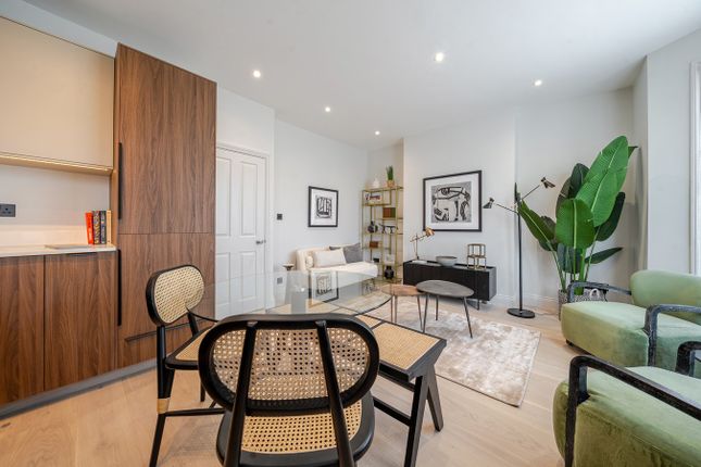 Ravenslea Road, Balham SW12 2 bed flat for sale