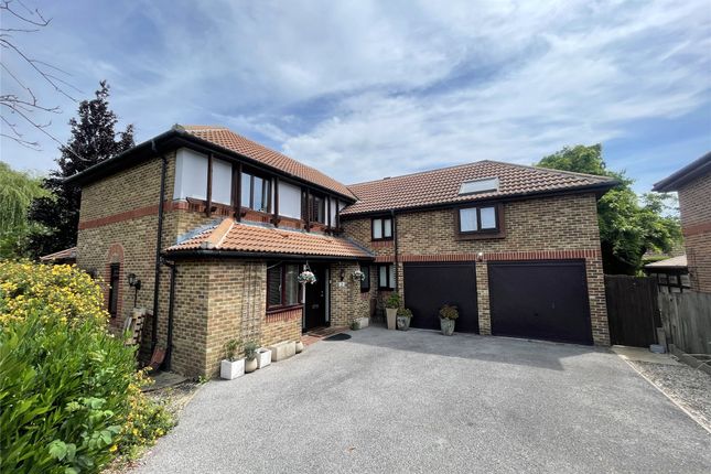 5 bed detached house