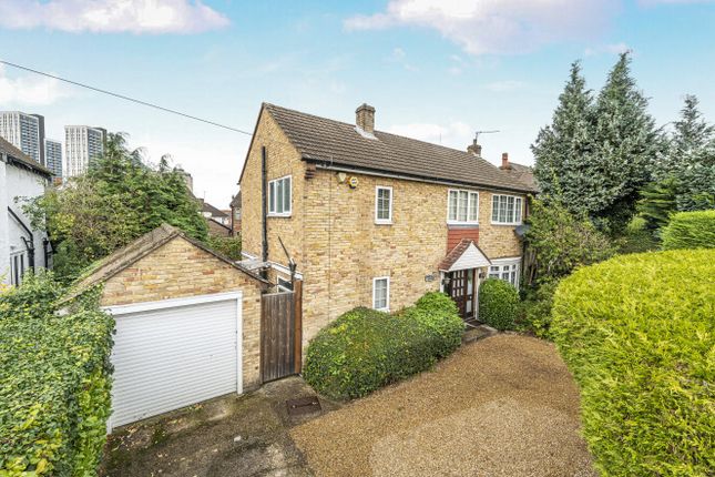 Heathside Crescent, Surrey GU22 3 bed detached house for sale