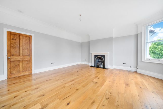 Bargery Road, Catford, London, SE6 2 bed flat for sale