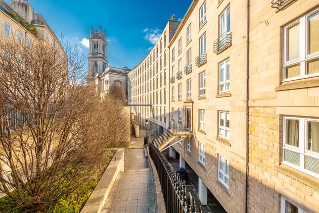 26/4 Fettes Row, Edinburgh, EH3 2 bed flat for sale