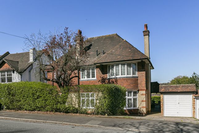 5 bed detached house
