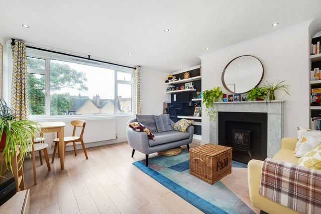 3 bedroom flat for sale