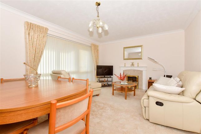 Wellington Road, Deal, Kent 2 bed ground floor flat for sale