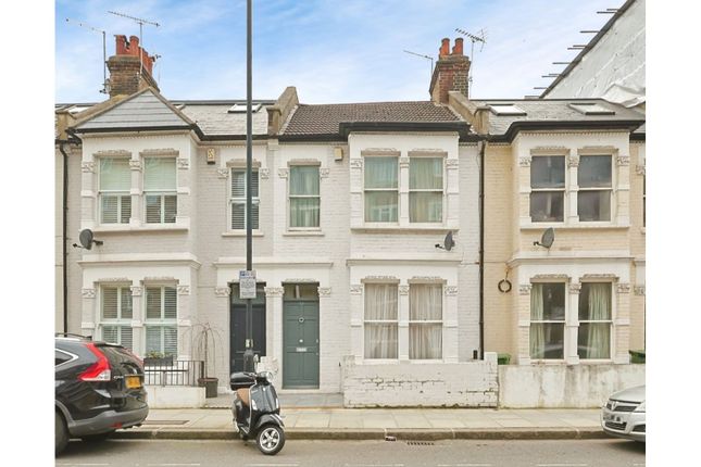 4 bedroom terraced house for sale