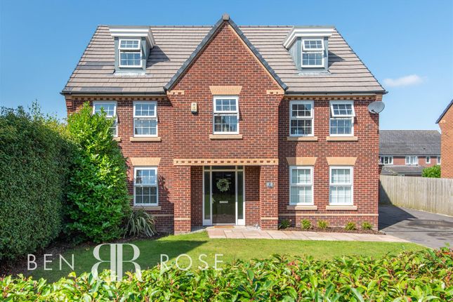 5 bed detached house