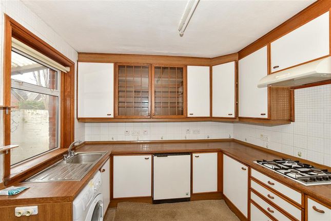 2 bed detached house