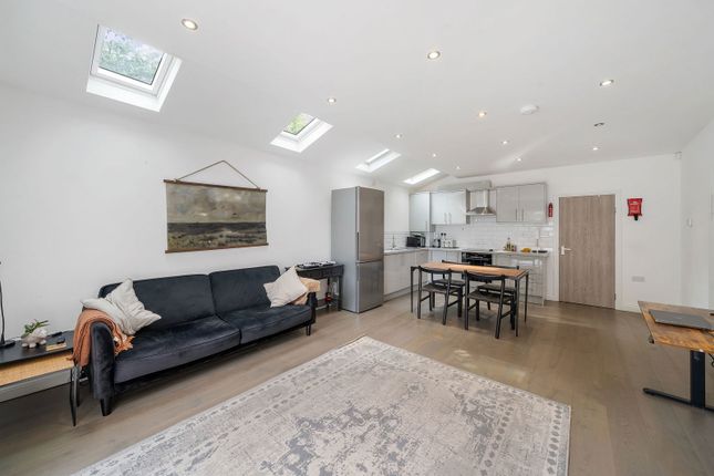 2 bed flat