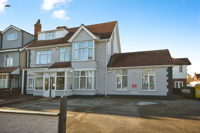 13 bed detached house