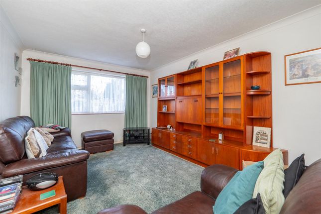 12 Stanley Road, Sutton 2 bed maisonette for sale