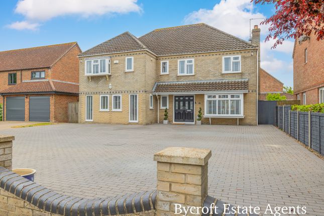 5 bed detached house