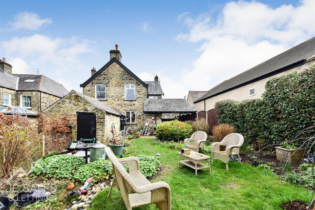 5 bedroom semi-detached house for sale