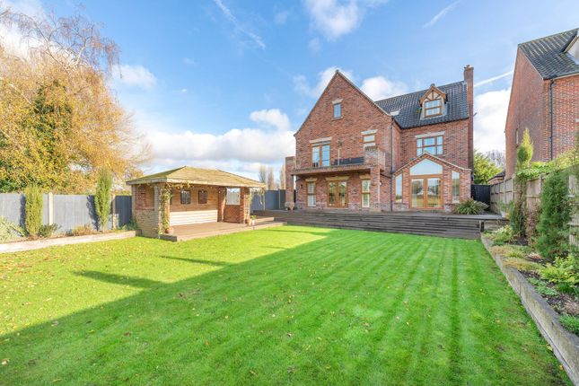 Flixton View, Oulton 6 bed detached house for sale