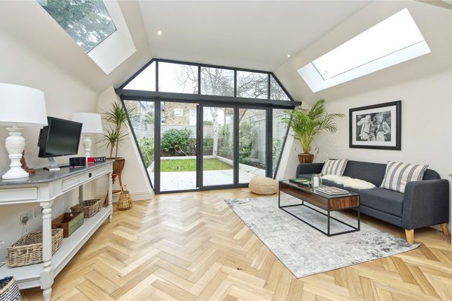 Wardo Avenue, London SW6 2 bed apartment for sale