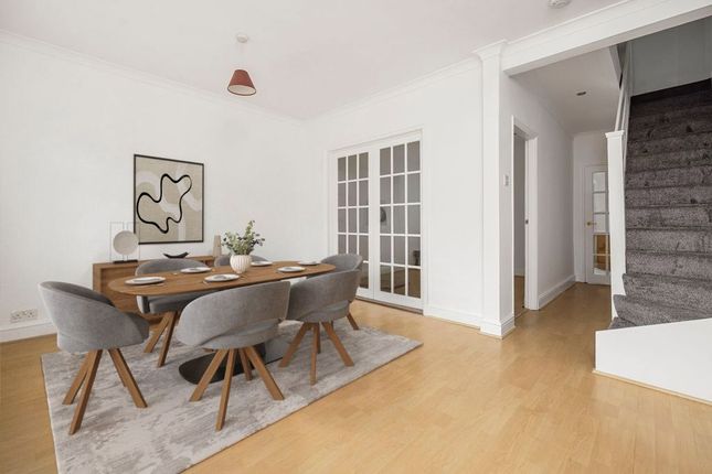 5 bedroom end of terrace house for sale