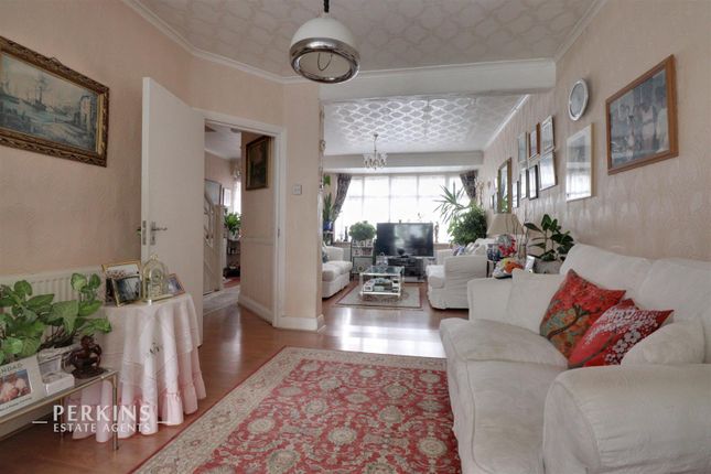Perivale, UB6 3 bed terraced house for sale